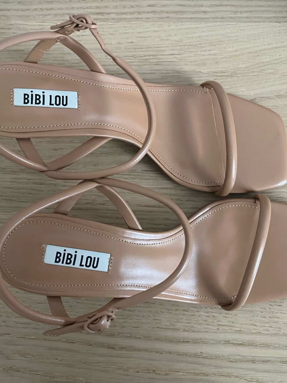 NWT Bibi Lou Anthropologie Tan Strappy Kitten-Heel Sandals - Picture 2 of 4